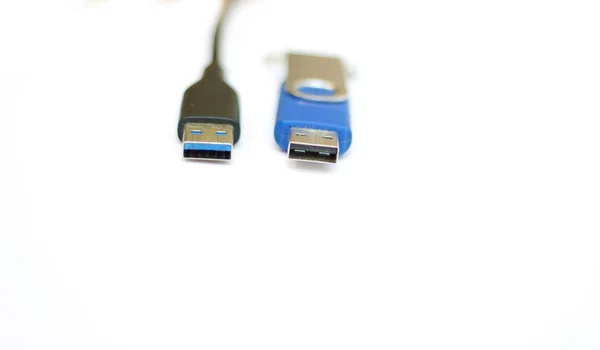 USB cable and usb flash memory isolated on the white background — Stock Photo, Image