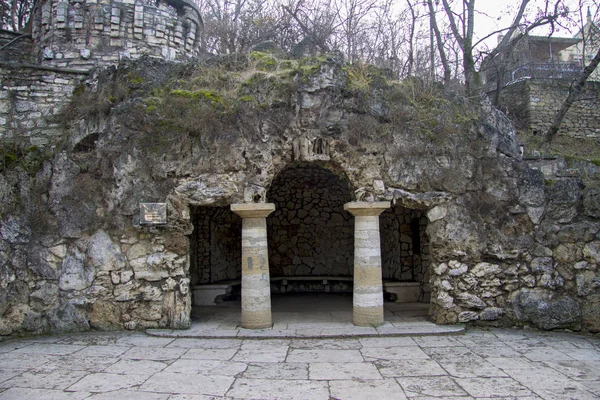Η Grotto Dianas. Φλαουερ Παρκ. Πιατιγκόρσκ ορόσημα της Νορθερ — Φωτογραφία Αρχείου