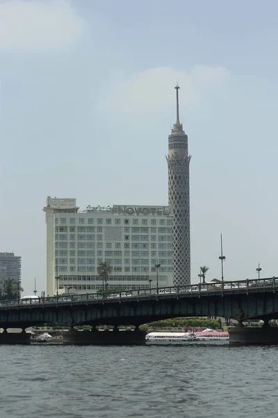 Osobní loď plující z nilské řeky, Káhira, Egypt — Stock fotografie