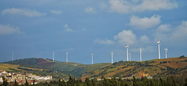 Tunus çölünde rüzgar santralleri — Stok fotoğraf
