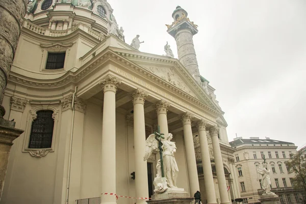 Kostel svatého Charlese-Karlskirche, Karlsplatz ve Vídni, Rakousko — Stock fotografie