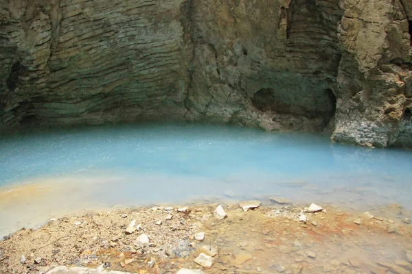 Lago provinciale all'interno del monte Mashuk, Pyatigorsk — Foto Stock