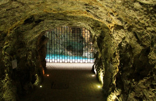 Túnel Dentro Montaña Mashuk Que Conduce Proval Lago Pyatigorsk Rusia — Foto de Stock