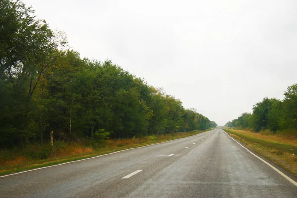 Pusty Krajobraz Autostrady Bez Ruchu Samochodów Ciągu Dnia — Zdjęcie stockowe