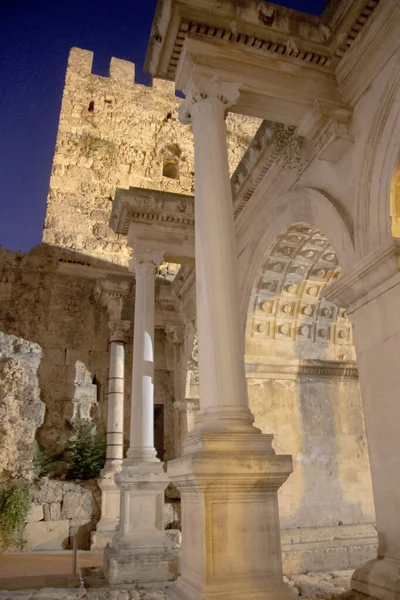 Adrian Puertas Del Casco Antiguo Por Noche Kaleichi Antalya Turquía — Foto de Stock