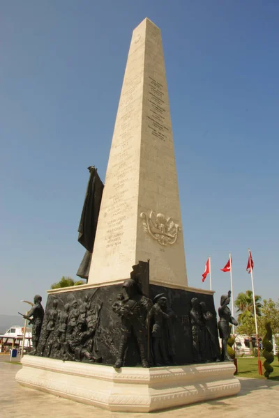 Monumento Memorial Vítima Terror Praça Cidade Fethiye Mugla Turquia Setembro — Fotografia de Stock