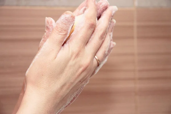 Woman Cleaning Her Hands Sponge Bath Bathroom — Stock Photo, Image