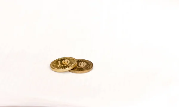 Dos Monedas Rusas Diez Rublos Colocados Sobre Fondo Blanco — Foto de Stock