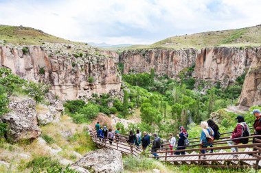 Ihlara Vadisi, Türkiye - 6 Mayıs 2018: ziyaretçi Ihlara Vadisi Aksaray ili yürüme mesafesindedir. Ihlara Vadisi 16 km uzun gorge, Türkiye'nin en ünlü vadide gezi hiking