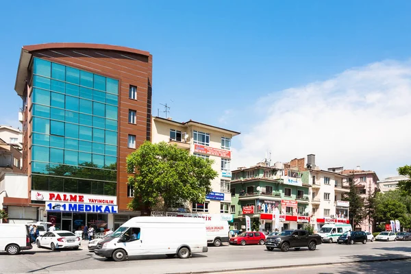 Ankara Turkije Mei 2018 Mensen Auto Verkeer Adnan Saygun Straat — Stockfoto