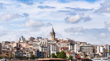 Istanbul, Türkiye - 11 Mayıs 2018: Galata (Karaköy) bölgesi Haliç defne üzerinde. Karaköy Boğaz'ın Avrupa tarafında bulunan Beyoğlu semtinde ticari çeyrek geçiyor