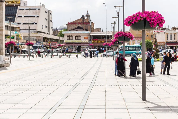 Konya Türkei Mai 2018 Menschen Auf Dem Muze Alani Platz — Stockfoto