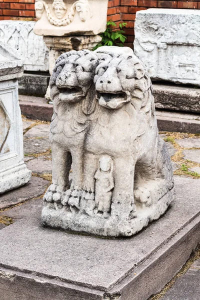 Konya Turkey May 2018 Lion Sculpture Outdoor Yard Konya Archaeological — Stock Photo, Image