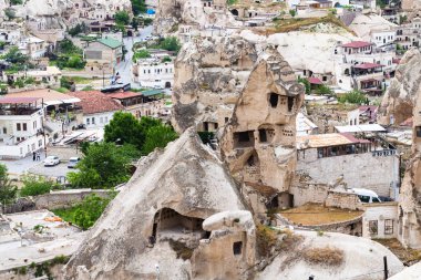 Türkiye - eski mağara evler bahar Kapadokya Göreme şehirdeki seyahat