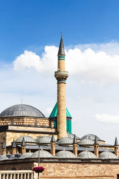 Viaje Turquía Minarete Techos Del Mausoleo Jalal Din Muhammad Rumi — Foto de Stock