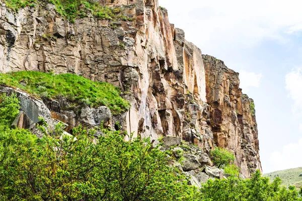 Podróż Turcji Wulkaniczne Skaliste Ściany Ihlara Valley Aksaray Prowincji Kapadocji — Zdjęcie stockowe