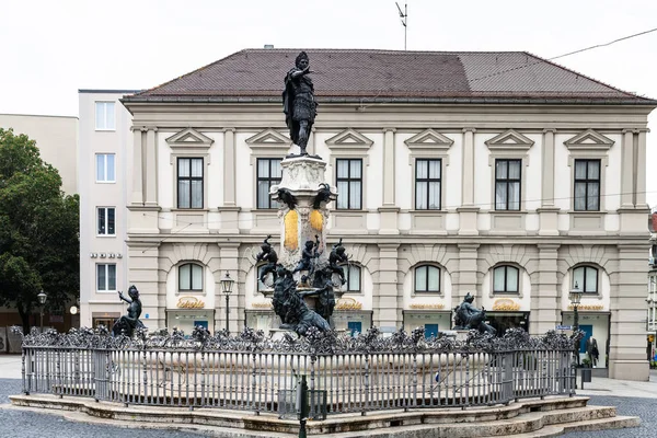 Augsburg Niemcy Maja 2018 Augustusbrunnen Augustus Fountain Placu Rathausplatz Miasta — Zdjęcie stockowe