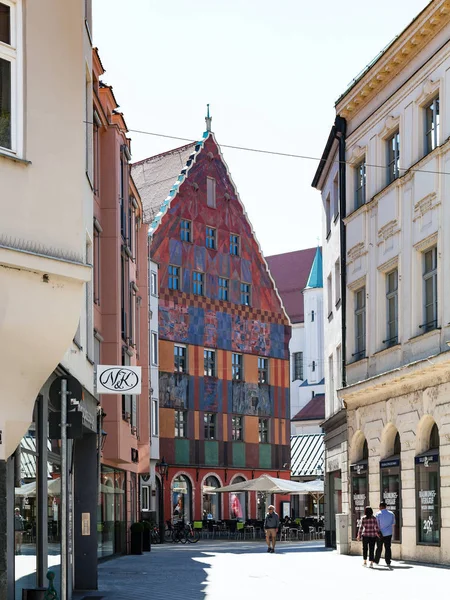 Augsburg Tyskland Maj 2018 Turister Filippinska Welser Strasse Gata Nära — Stockfoto