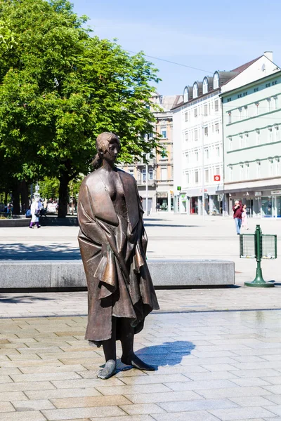 Augsburg Germany May 2018 Statue Manzu Fountain Koenigsplatz Square Augsburg — Stock Photo, Image