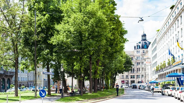 München Almanya Mayıs 2018 Yeşil Kare Promenadeplatz Munich City Insanlar — Stok fotoğraf