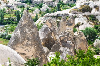 Türkiye'ye - kaya evler Göreme Milli Parkı'nda Kapadokya bahar seyahat