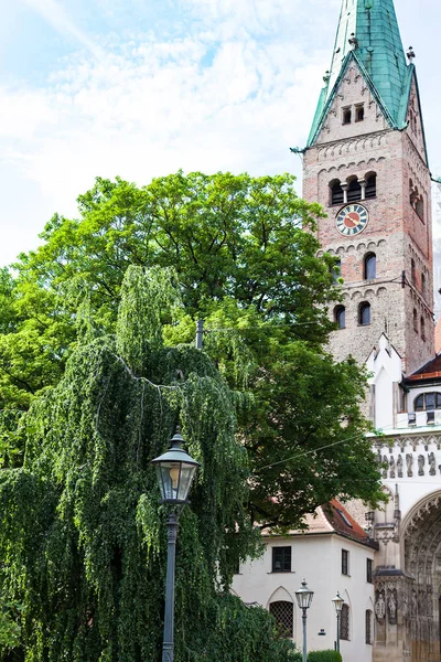 旅行到德国 奥格斯堡大教堂 Augsburger Dom 的看法在春天 — 图库照片