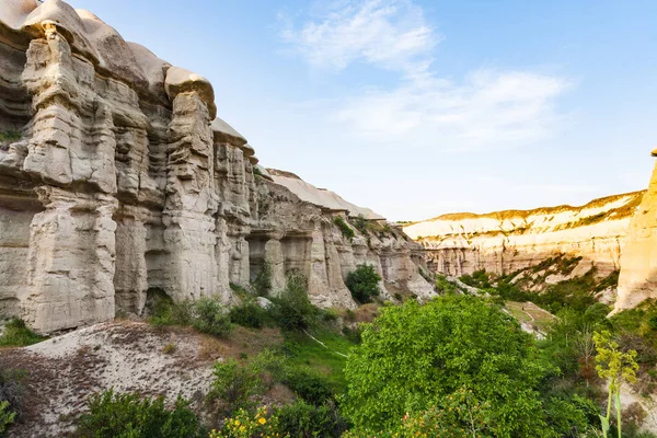 Türkiye Bahar Kapadokya Göreme Town Yakınındaki Büyümüş Dağ Geçidi Seyahat — Stok fotoğraf