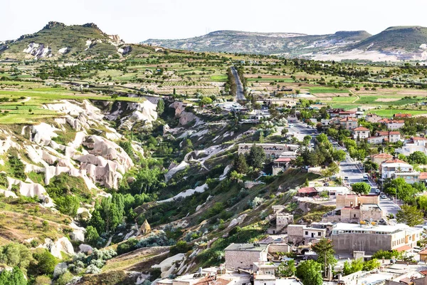 Reizen Naar Turkije Moderne Wijk Uchisar Dorpje Cappadocië Het Voorjaar — Stockfoto