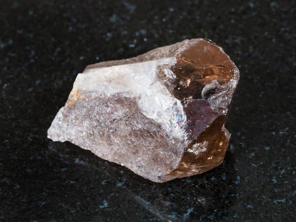 Doğal Mineral Ham Dumanlı Kuvars Kristal Siyah Granit Ural Dağları — Stok fotoğraf