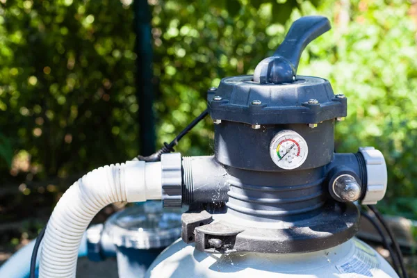 Bomba Agua Del Sistema Filtrado Aire Libre Piscina Día Verano — Foto de Stock