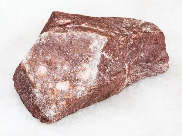 Macro Disparo Mineral Natural Mineralización Amatista Roca Sobre Mármol Blanco — Foto de Stock
