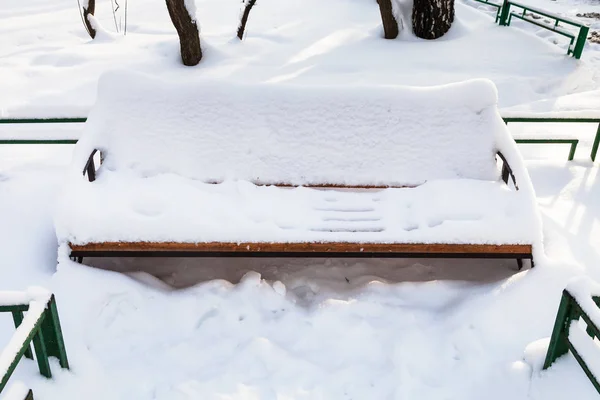 Snow Covered Bench Urban Square Moscow City Winter Morning — Stock Photo, Image