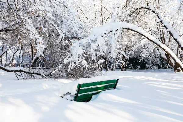 Snow Covered Bench Snowy Urban Garden Moscow City Sunny Winter — Stock Photo, Image