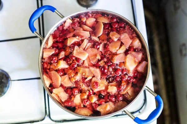 Bovenaanzicht Van Het Koken Van Lokale Alcoholvrije Zoete Drank Kompot — Stockfoto