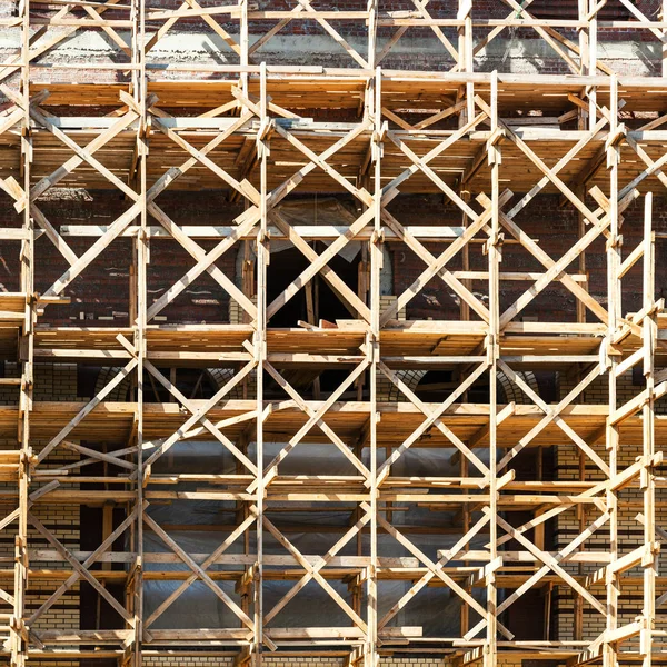 Andamios Madera Edificio Varios Pisos Día Verano —  Fotos de Stock