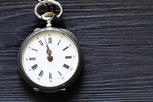 Δύο Λεπτά Έως Δώδεκα Ώρα Στο Ρολόι Αντίκες Τσέπης Μαύρο — Φωτογραφία Αρχείου