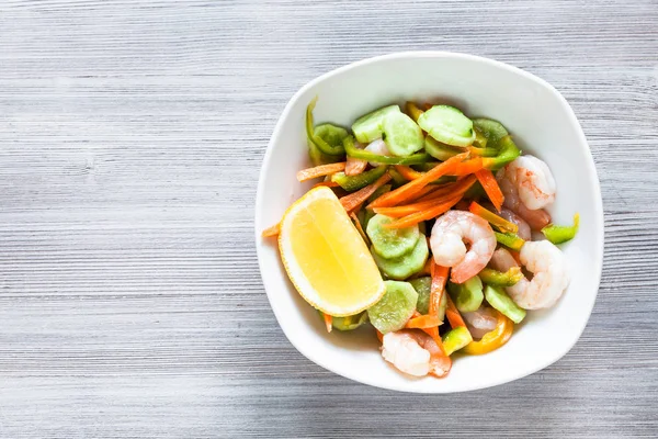 Indian Cuisine Prawn Salad Fresh Vegetables Shrimps White Bowl Gray — Stock Photo, Image