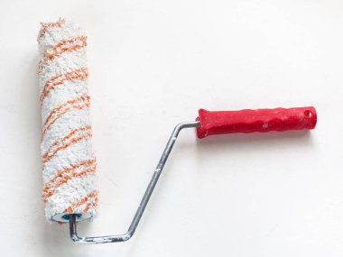 kullanılan boya silindiri üstten görünüm beyaz sıvalı yüzeyi