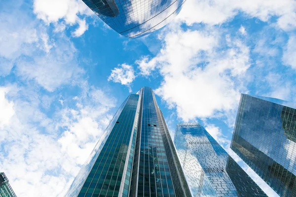 Blue Sky White Clouds Tops Glass Skyscrapers Business District Moscow — Stock Photo, Image