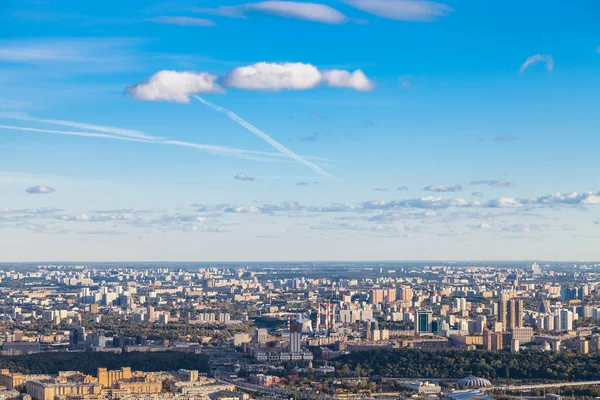 Blauer Sonnenuntergangshimmel Über Dem Süden Der Stadt Moskau Von Der — Stockfoto