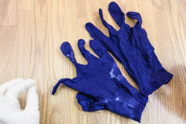 Műhely Kézzel Hogy Egy Gyapjú Kesztyű Kék Merino Juhgyapjú Segítségével — Stock Fotó
