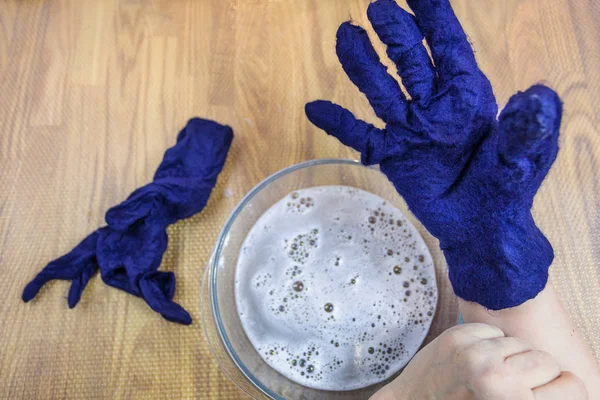 Oficina Mão Fazendo Velo Luvas Azul Merino Ovelhas Usando Processo — Fotografia de Stock