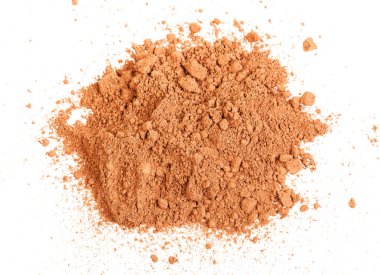 kakao tozu beyaz arka plan üzerinde izole avuç üstten görünüm