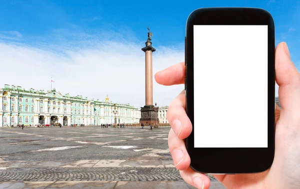 Cestovní Koncept Turistické Fotografie Paláce Náměstí Petrohradě Březnu Smartphonu Prázdnou — Stock fotografie