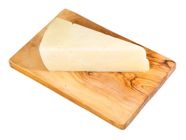 Italský sýr Pecorino Romano na palubě izolované — Stock fotografie