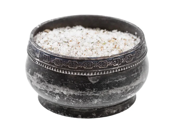 Sidovy av silver saltkar med kryddat salt — Stockfoto