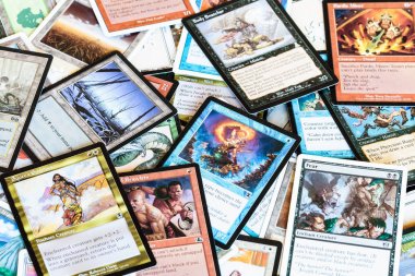 Magic Gathering masa oyunu çeşitli kartlar