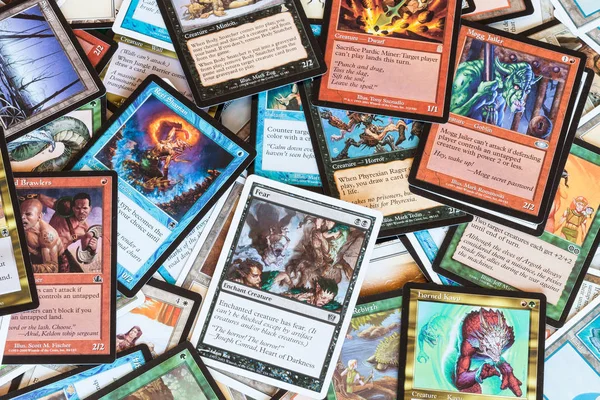 Muitas cartas de Magic The Gathering jogo de tabuleiro — Fotografia de Stock