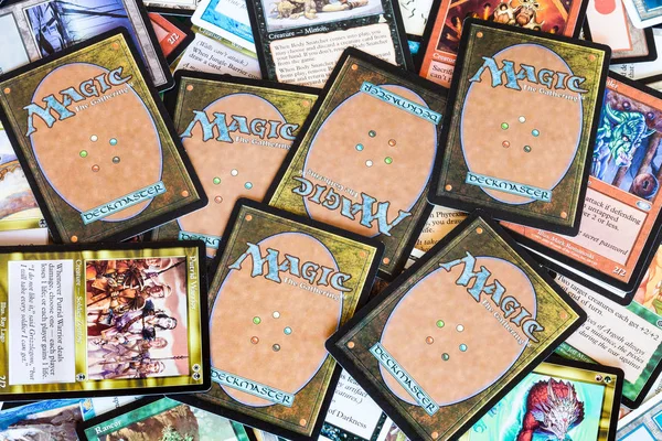 Magic The Gathering arka tarafı ve yüz kartları