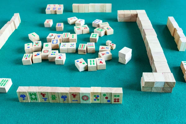 Mahjong masa oyunu oynamak — Stok fotoğraf